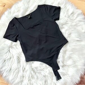 House of Harlow 1960 Short Sleeve Square Neck Thong Bodysuit Black Size Large